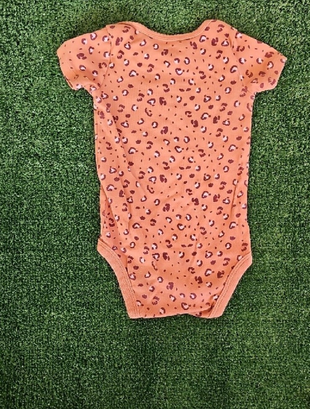 Old Navy/Carter's Leopard Print Baby Bodysuit with Distressed Denim Shorts - Picture 4 of 7